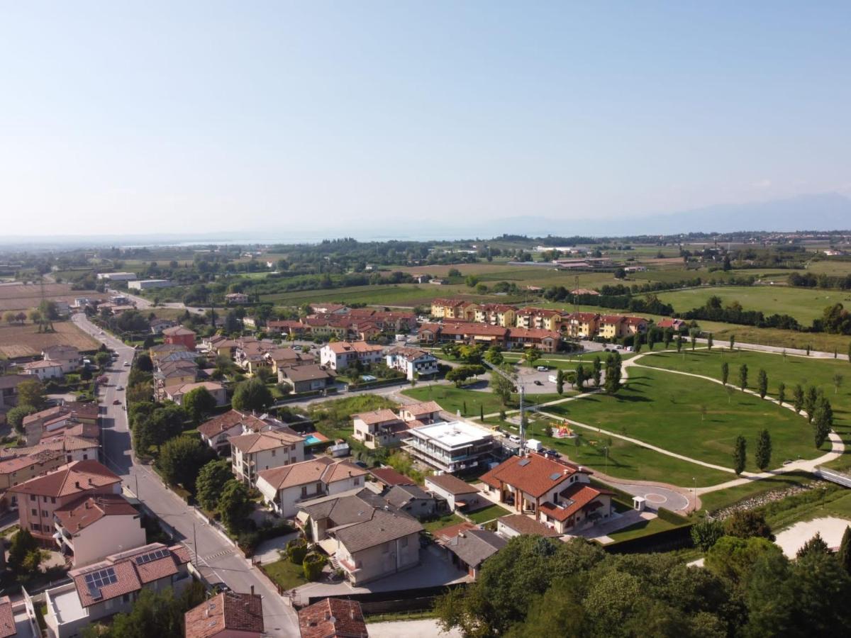 Villa Casale Storico Enzo Castelnuovo del Garda Exterior foto