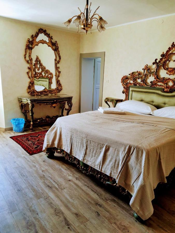 Villa Casale Storico Enzo Castelnuovo del Garda Exterior foto